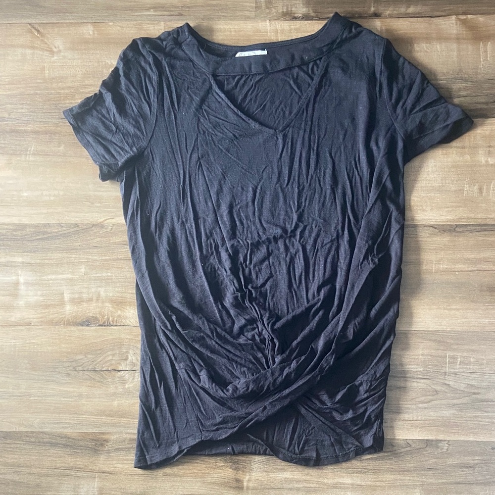 Maurices Black Short Sleeve V-Neck Tee
